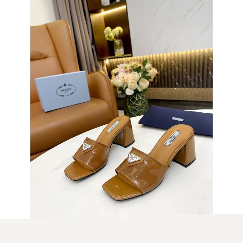 Pra*a slippers